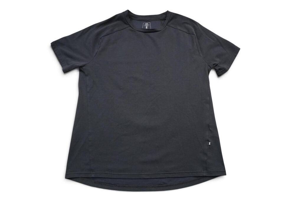 On Cloud Focus T Shirt Mens Medium Black Short Sleeve Running Athletic Tee Top